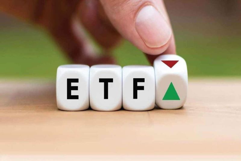 So sánh giữa đầu tư ETF và gửi tiết kiệm Ngân hàng